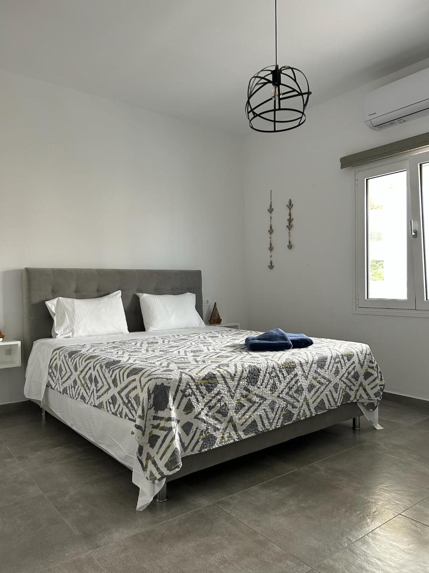 Mira Sea View Residence Chania  Bagian luar foto